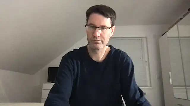 Snapshot of zxzx_cam1 chatting on 01-10-25, 05:02 zxzx cam1 online show from 01-10-25, 05:02