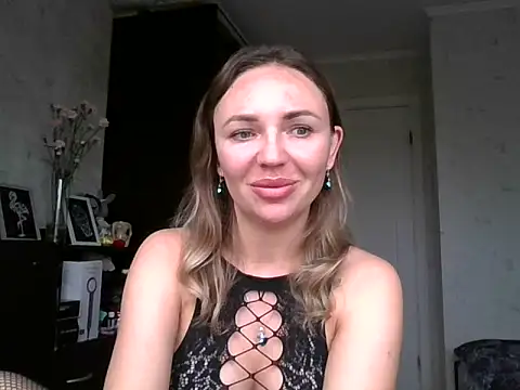 AngelinaLove28 online show from 10-13-25, 06:24