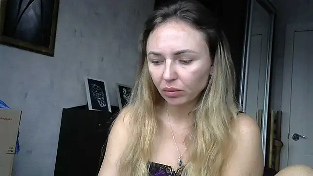 AngelinaLove28 online show from 11-23-25, 08:03