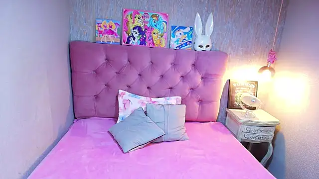 charlottemoonxz online show from 03-25-26, 07:09