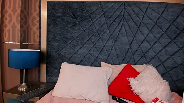 AdelaineBest online show from 02-04-25, 10:32