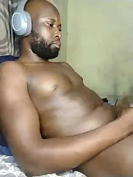 Snapshot of Stallion100 chatting on 12-21-24, 12:31 Stallion100 online show from 12-21-24, 12:31