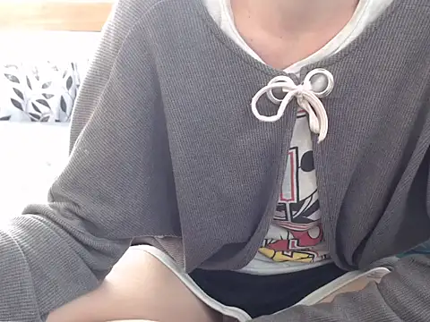Snapshot of XxLollaXx chatting on 06-12-26, 12:59 XxLollaXx online show from 06-12-26, 12:59