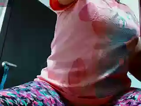 Snapshot of CaroMasha chatting on 01-21-25, 03:21 CaroMasha online show from 01-21-25, 03:21