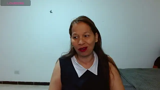 Snapshot of CaroMasha chatting on 05-11-26, 05:54 CaroMasha online show from 05-11-26, 05:54
