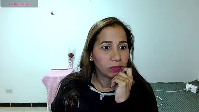 Snapshot of CaroMasha chatting on 05-29-26, 08:18 CaroMasha online show from 05-29-26, 08:18