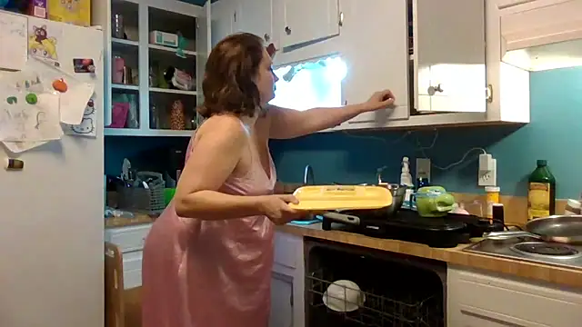 Snapshot of MilfyMrsRobinson chatting on 11-22-25, 12:20 MilfyMrsRobinson online show from 11-22-25, 12:20