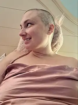 MilfyMrsRobinson online show from 05-03-26, 12:16