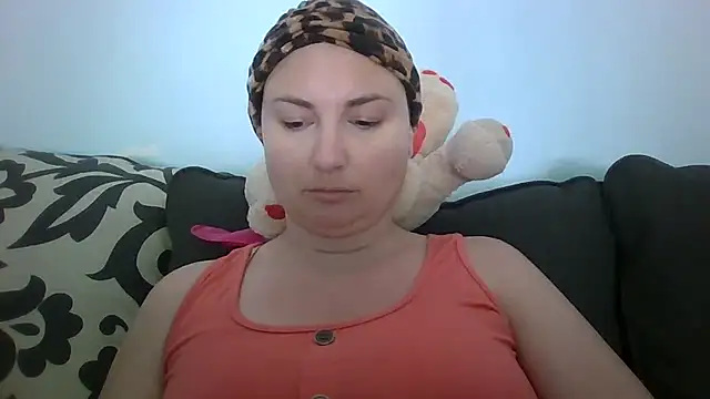 Snapshot of MilfyMrsRobinson chatting on 06-05-26, 02:45 MilfyMrsRobinson online show from 06-05-26, 02:45
