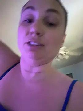 Snapshot of MilfyMrsRobinson chatting on 07-18-26, 08:45 MilfyMrsRobinson online show from 07-18-26, 08:45