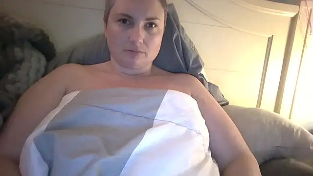 Snapshot of MilfyMrsRobinson chatting on 08-01-26, 01:49 MilfyMrsRobinson online show from 08-01-26, 01:49