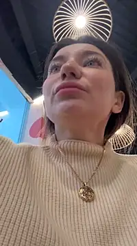 Snapshot of MooonReal chatting on 12-15-24, 03:24 MooonReal online show from 12-15-24, 03:24