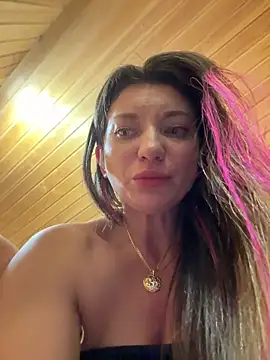 Snapshot of MooonReal chatting on 01-02-25, 07:55 MooonReal online show from 01-02-25, 07:55