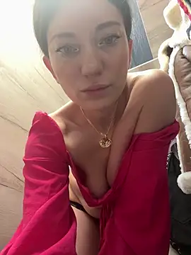 Snapshot of MooonReal chatting on 01-07-25, 01:28 MooonReal online show from 01-07-25, 01:28