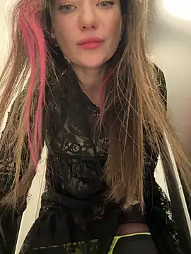 Snapshot of MooonReal chatting on 01-23-25, 06:06 MooonReal online show from 01-23-25, 06:06