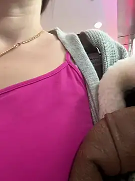 Snapshot of MooonReal chatting on 01-24-25, 04:27 MooonReal online show from 01-24-25, 04:27