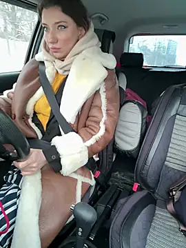 Snapshot of MooonReal chatting on 01-29-25, 02:51 MooonReal online show from 01-29-25, 02:51