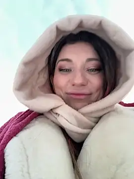 Snapshot of MooonReal chatting on 01-30-25, 03:33 MooonReal online show from 01-30-25, 03:33