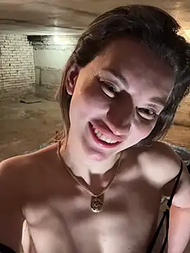 Snapshot of MooonReal chatting on 02-07-25, 10:30 MooonReal online show from 02-07-25, 10:30