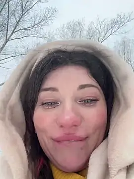 Snapshot of MooonReal chatting on 02-11-25, 06:30 MooonReal online show from 02-11-25, 06:30