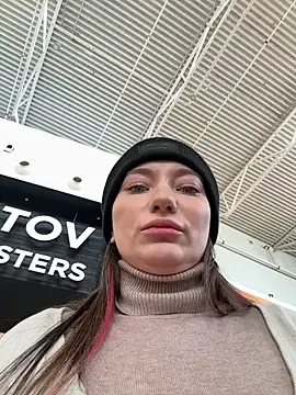 Snapshot of MooonReal chatting on 03-14-25, 03:15 MooonReal online show from 03-14-25, 03:15