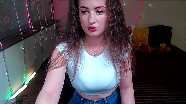 LizaSenri online show from 10-15-25, 06:46