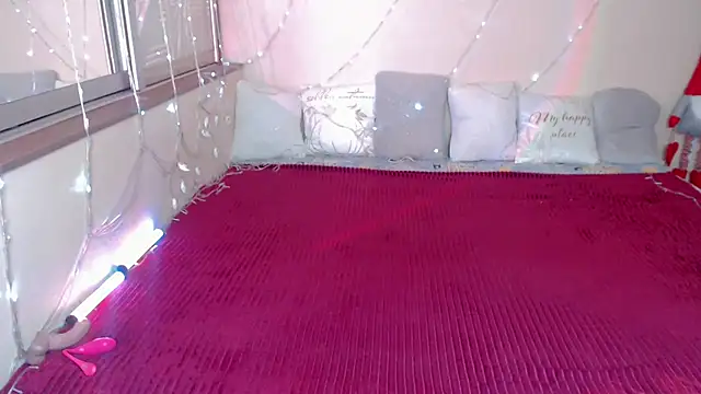 Snapshot of LizaSenri chatting on 01-10-26, 08:27 LizaSenri online show from 01-10-26, 08:27