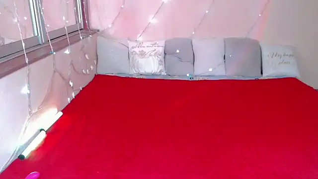 Snapshot of LizaSenri chatting on 02-13-26, 07:37 LizaSenri online show from 02-13-26, 07:37