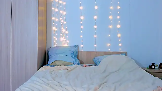 Snapshot of evelinal_ove chatting on 02-13-25, 04:07 evelinal ove online show from 02-13-25, 04:07