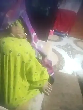 Snapshot of Working- chatting on 02-11-26, 06:24 Working- online show from 02-11-26, 06:24