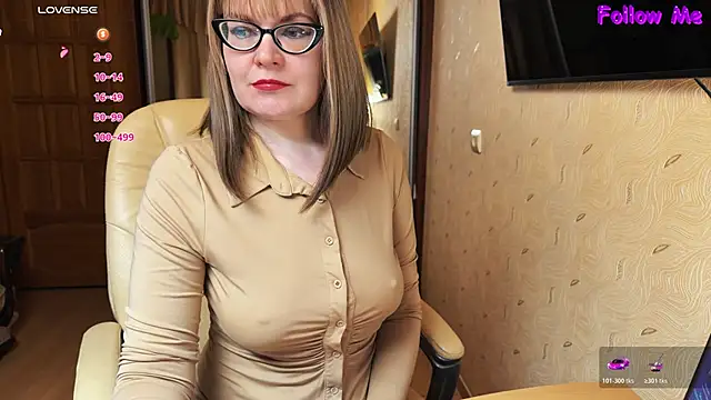 Snapshot of MyLadySkyLuck chatting on 06-11-26, 05:22 MyLadySkyLuck online show from 06-11-26, 05:22