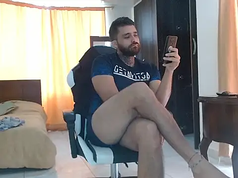 aronmiller404 online show from 03-18-25, 01:42