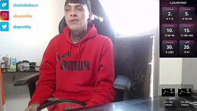 charlotbelucci  online show from 10-23-25, 08:40