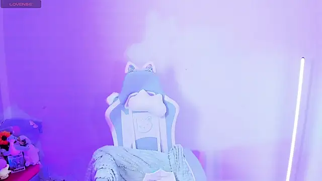 Ahri Elderwood online show from 04-17-26, 03:09