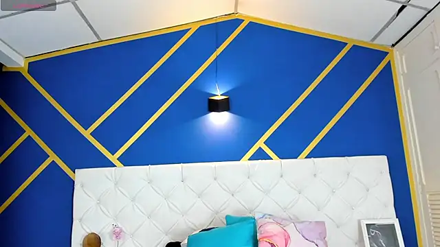 ariel villa online show from 03-18-25, 01:43