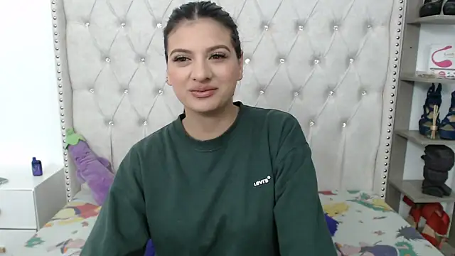 Abril Squirt online show from 12-17-24, 06:35