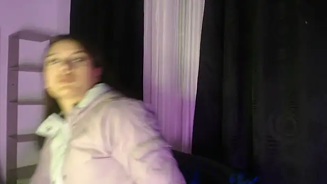 Abril Squirt online show from 09-15-25, 05:51