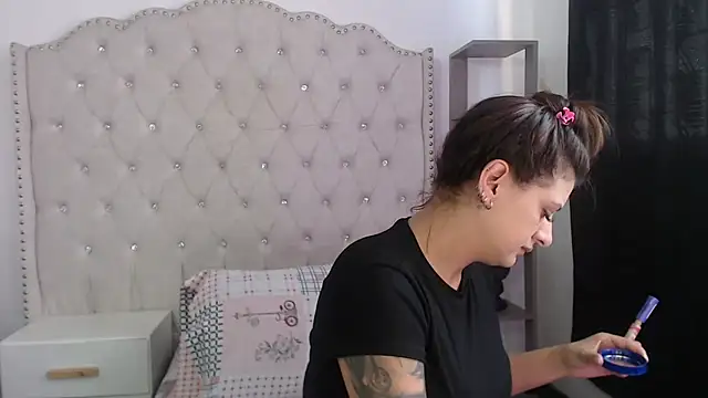 Abril Squirt online show from 03-15-26, 06:36