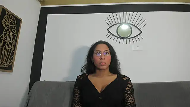 Snapshot of EmilyGomezLS chatting on 06-10-26, 11:09 EmilyGomezLS online show from 06-10-26, 11:09
