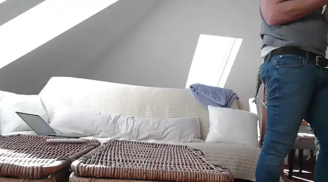 maxmueller321 online show from 03-19-25, 01:07