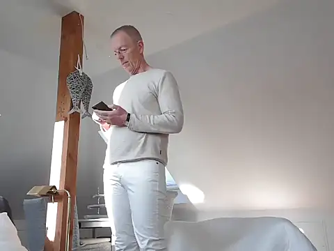 maxmueller321 online show from 02-18-26, 09:05