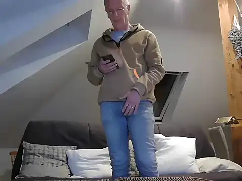 maxmueller321 online show from 03-03-26, 06:14