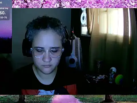 Snapshot of lolalicious_758 chatting on 09-18-25, 01:46 lolalicious 758 online show from 09-18-25, 01:46