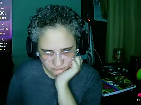 Snapshot of lolalicious_758 chatting on 10-05-25, 04:22 lolalicious 758 online show from 10-05-25, 04:22