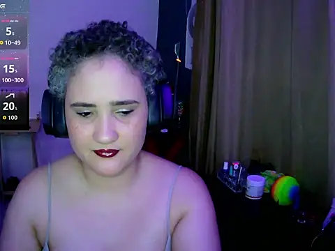 Snapshot of lolalicious_758 chatting on 11-16-25, 03:45 lolalicious 758 online show from 11-16-25, 03:45