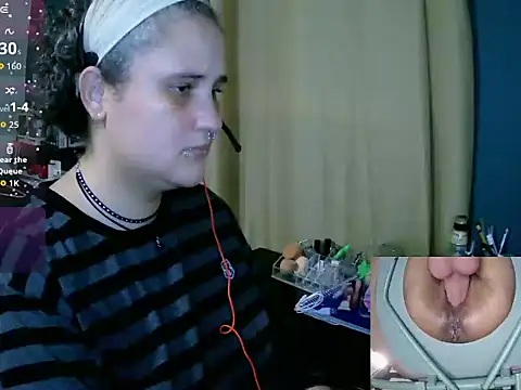Snapshot of lolalicious_758 chatting on 05-17-26, 11:01 lolalicious 758 online show from 05-17-26, 11:01
