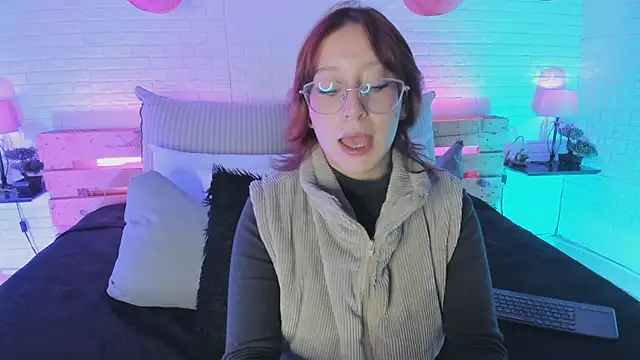 Snapshot of sofi_bakerr chatting on 03-06-25, 11:36 sofi bakerr online show from 03-06-25, 11:36