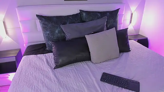 Snapshot of sofi_bakerr chatting on 10-01-25, 11:38 sofi bakerr online show from 10-01-25, 11:38