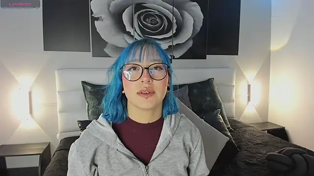 Snapshot of sofi_bakerr chatting on 10-08-25, 11:30 sofi bakerr online show from 10-08-25, 11:30