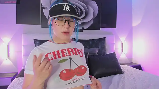 Snapshot of sofi_bakerr chatting on 10-16-25, 11:44 sofi bakerr online show from 10-16-25, 11:44